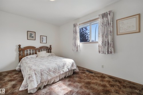 6920 152A Avenue Nw, Edmonton, AB 