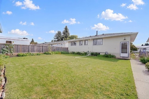 6920 152A Avenue Nw, Edmonton, AB 