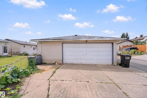 6920 152A Avenue Nw, Edmonton, AB 
