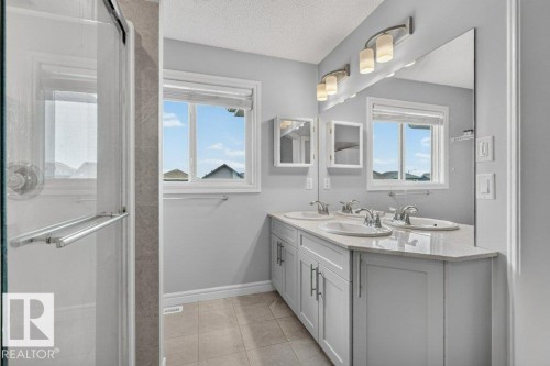 1064 Cy Becker Road Nw, Edmonton, AB - Indoor Photo Showing Bathroom