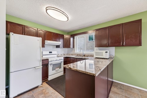 18351 77 Avenue Nw, Edmonton, AB 