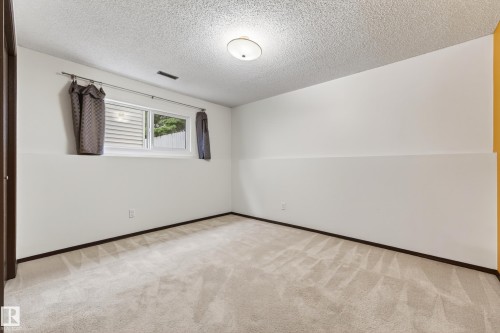 18351 77 Avenue Nw, Edmonton, AB 
