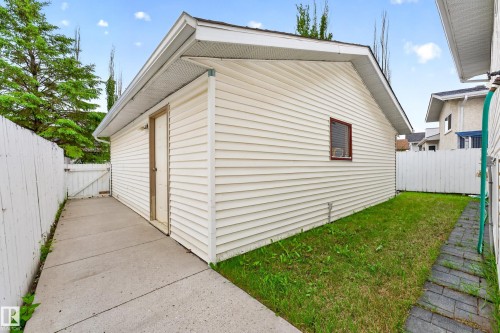 18351 77 Avenue Nw, Edmonton, AB 
