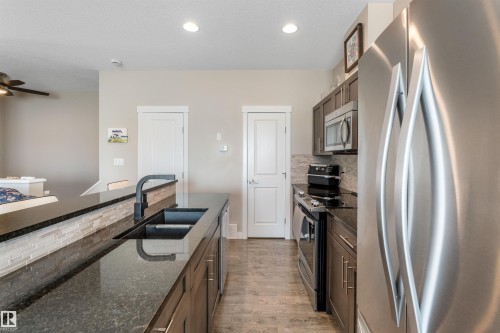 1404 Graybriar Green, Stony Plain, AB - Indoor Photo Showing Kitchen With Double Sink With Upgraded Kitchen