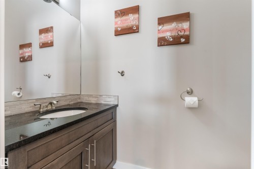 1404 Graybriar Green, Stony Plain, AB - Indoor Photo Showing Bathroom