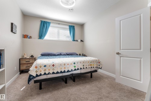 1404 Graybriar Green, Stony Plain, AB - Indoor Photo Showing Bedroom