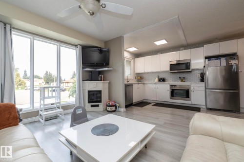 4617 35 Avenue Nw, Edmonton, AB - Indoor
