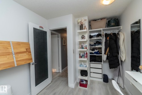 4617 35 Avenue Nw, Edmonton, AB - Indoor