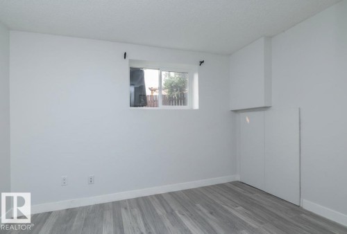 4617 35 Avenue Nw, Edmonton, AB - Indoor Photo Showing Other Room