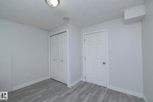 4617 35 Avenue Nw, Edmonton, AB - Indoor Photo Showing Other Room
