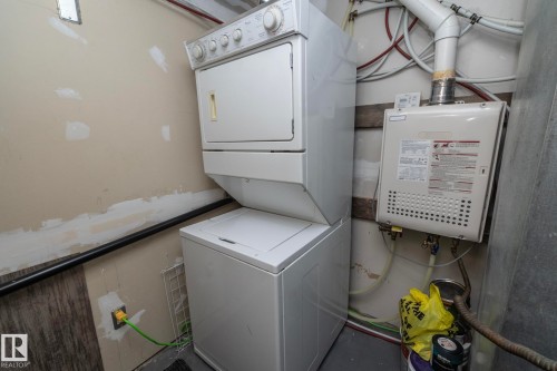 4617 35 Avenue Nw, Edmonton, AB - Indoor Photo Showing Laundry Room