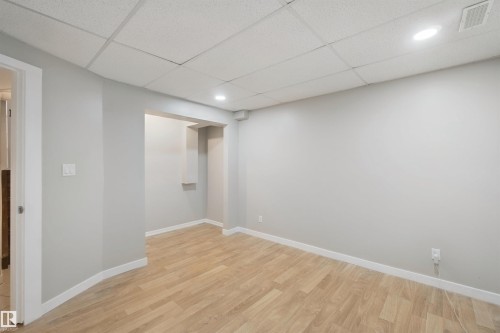 12319 47 Street Nw, Edmonton, AB 