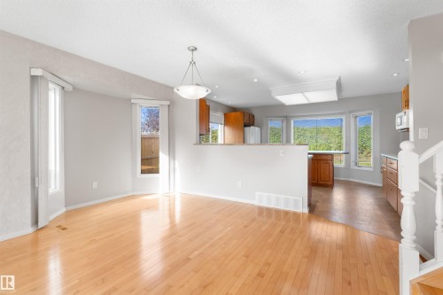 8144 190 Street Nw, Edmonton, AB 