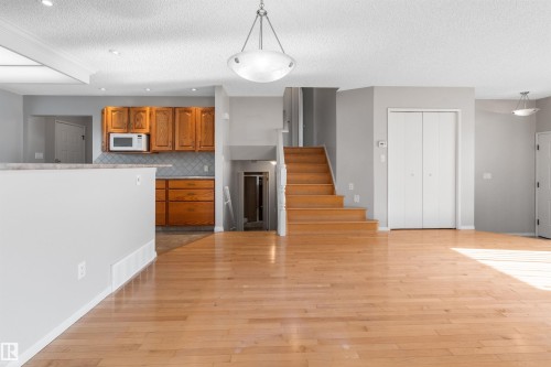 8144 190 Street Nw, Edmonton, AB 
