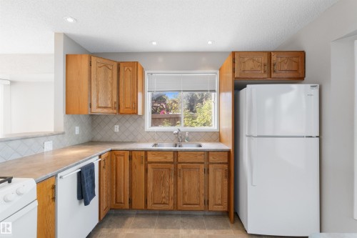 8144 190 Street Nw, Edmonton, AB 
