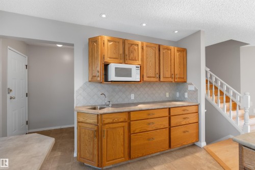 8144 190 Street Nw, Edmonton, AB 