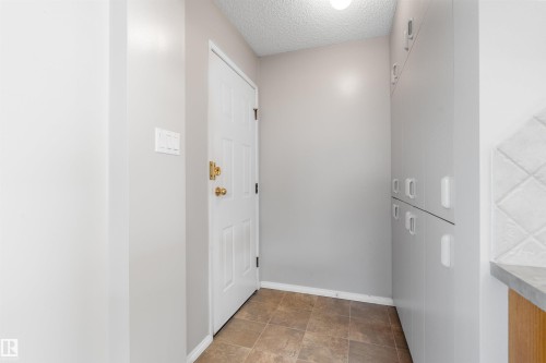 8144 190 Street Nw, Edmonton, AB 