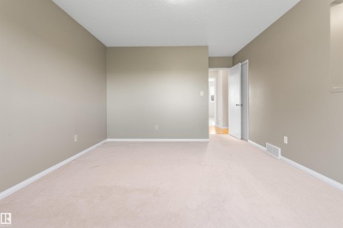 8144 190 Street Nw, Edmonton, AB 