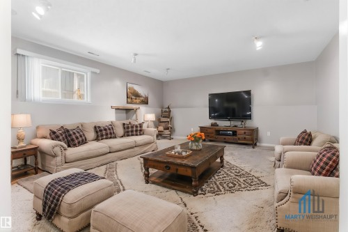 8144 190 Street Nw, Edmonton, AB 