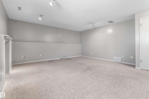 8144 190 Street Nw, Edmonton, AB 