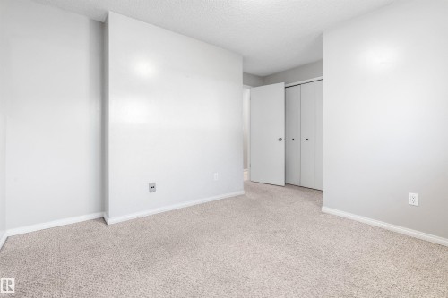 8144 190 Street Nw, Edmonton, AB 