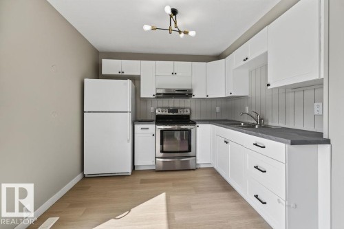 18072 93 Avenue Nw, Edmonton, AB 