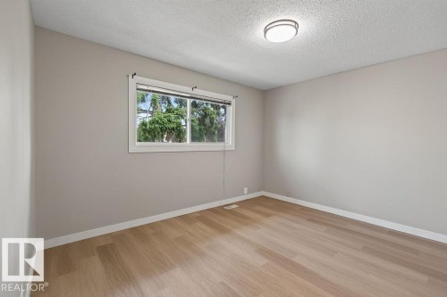 18072 93 Avenue Nw, Edmonton, AB 
