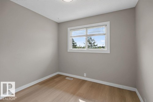 18072 93 Avenue Nw, Edmonton, AB 