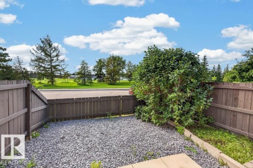 18072 93 Avenue Nw, Edmonton, AB 