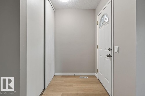 18072 93 Avenue Nw, Edmonton, AB 
