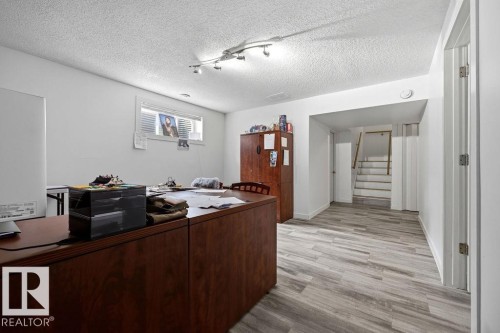 13703 166 Avenue Nw, Edmonton, AB - Indoor