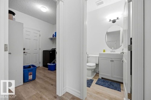 13703 166 Avenue Nw, Edmonton, AB - Indoor Photo Showing Bathroom
