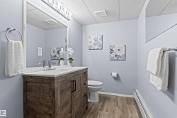 Main Floor 2 pce Bathroon - 