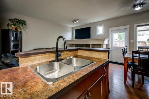 11612 17 Avenue Sw, Edmonton, AB 