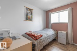 Wood-finish flooring with a horizontal grain - 