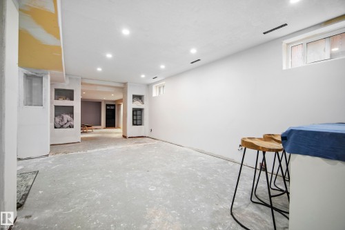 Recessed lighting, multiple built-in wall niches, and a window providing natural illumination - 11 Brunswick Crescent, St. Albert, AB 