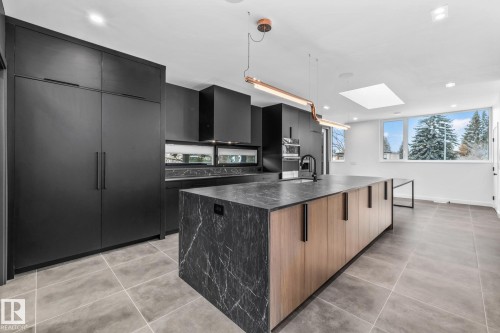 8815 142 Street Nw, Edmonton, AB 
