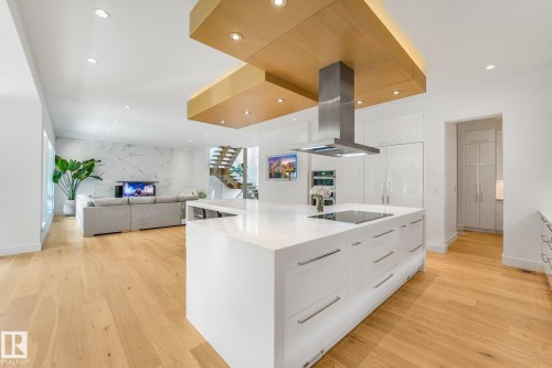 3328 Cameron Heights Landing Nw, Edmonton, AB - Indoor Photo Showing Kitchen