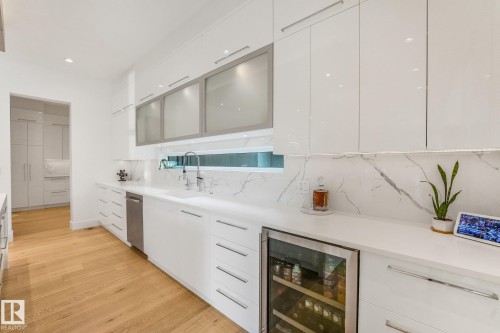 3328 Cameron Heights Landing Nw, Edmonton, AB - Indoor Photo Showing Kitchen With Upgraded Kitchen