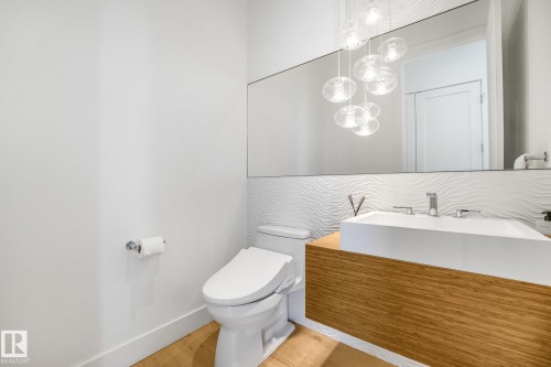3328 Cameron Heights Landing Nw, Edmonton, AB - Indoor Photo Showing Bathroom