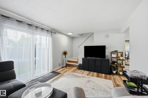 5677 137 Avenue Nw, Edmonton, AB 