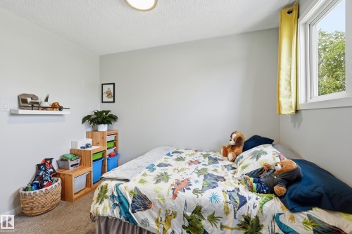 5677 137 Avenue Nw, Edmonton, AB 