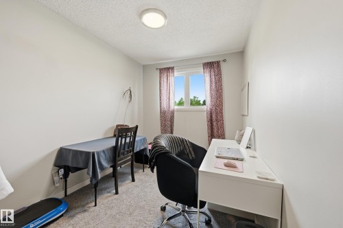 5677 137 Avenue Nw, Edmonton, AB 