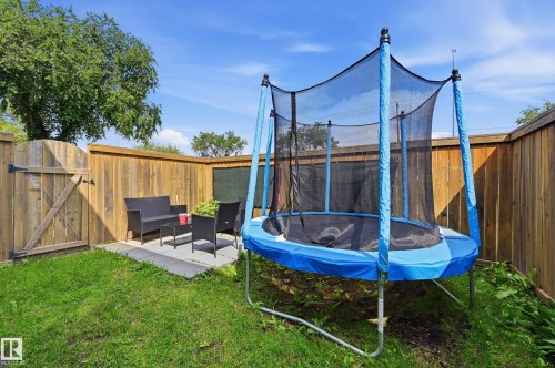 5677 137 Avenue Nw, Edmonton, AB 