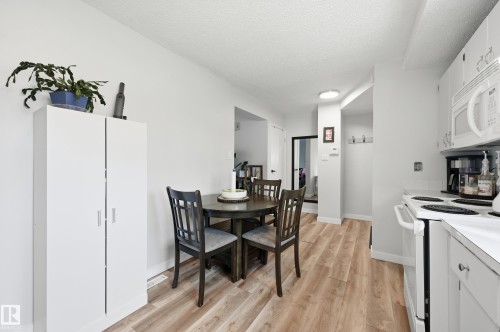 5677 137 Avenue Nw, Edmonton, AB 