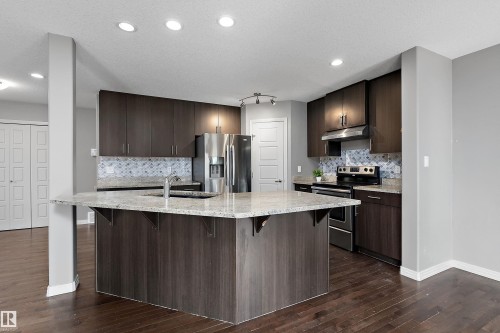 740 173 Street Sw, Edmonton, AB 