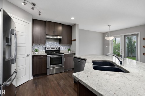 740 173 Street Sw, Edmonton, AB 