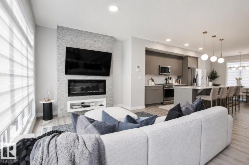#82 50 Ebony Bv, Sherwood Park, AB - Indoor Photo Showing Living Room