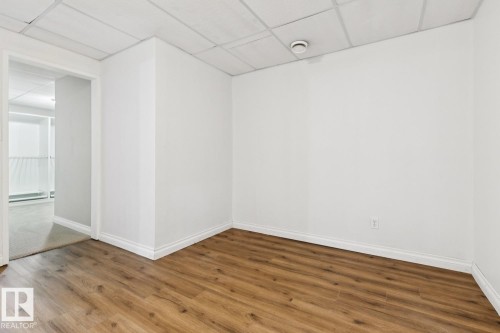 Wood-finish flooring - 1190 Potter Greens Drive Nw, Edmonton, AB 