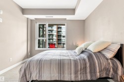 Recessed ceiling detail and neutral wall tones - 
